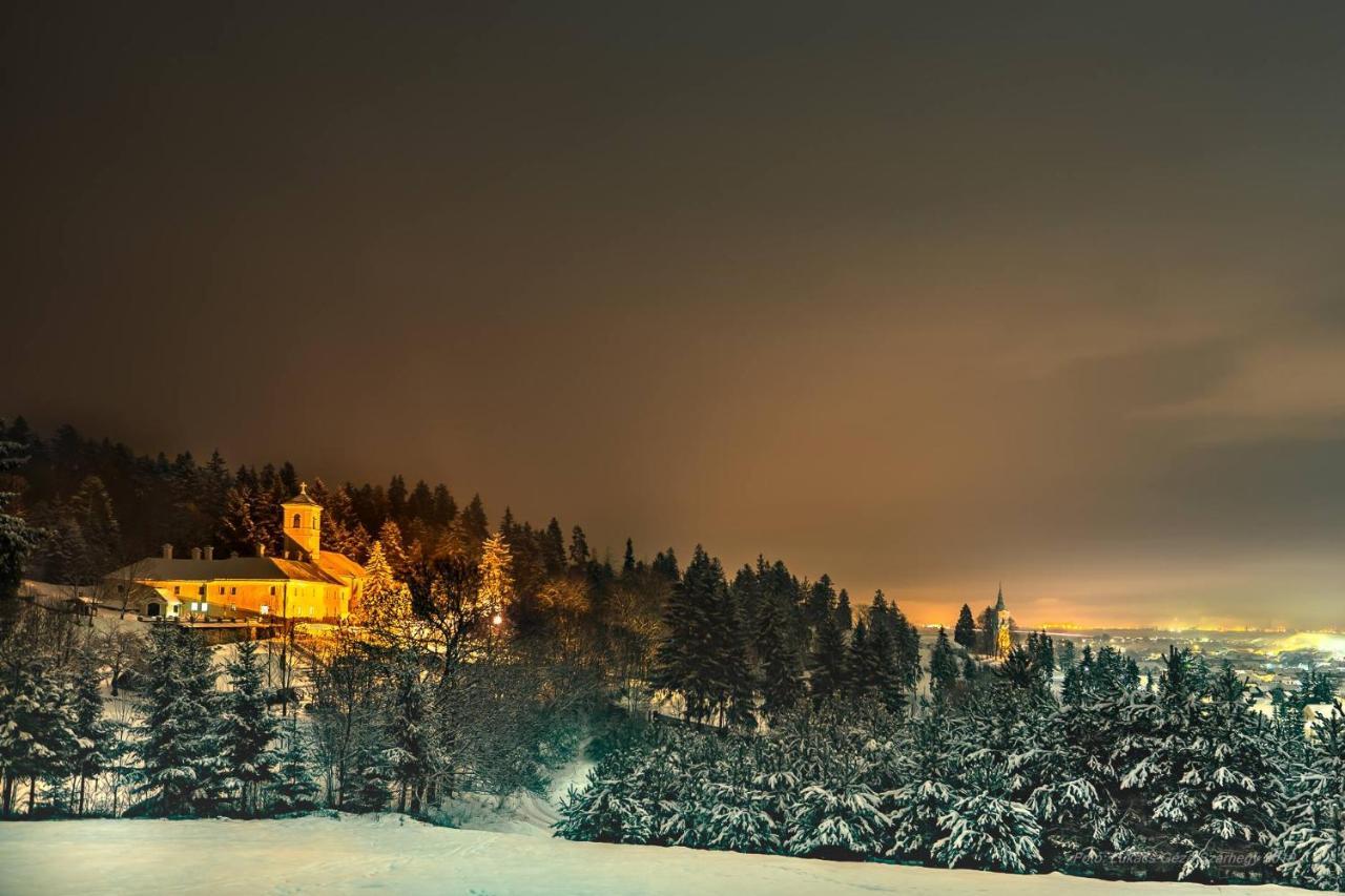 Отель Csergo Ildiko Vendeghaz Lazarea Экстерьер фото